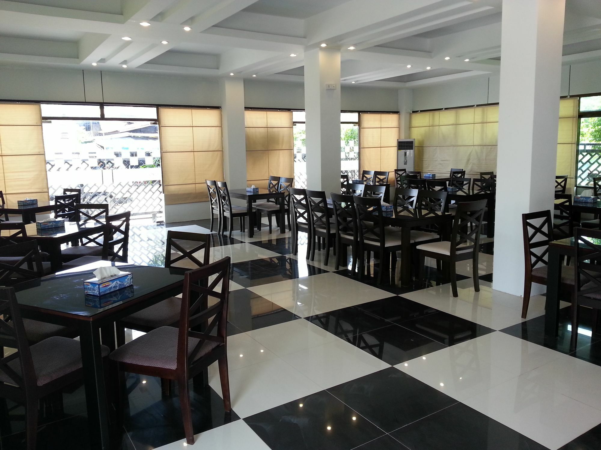Hotel 72 Yangon Ngoại thất bức ảnh