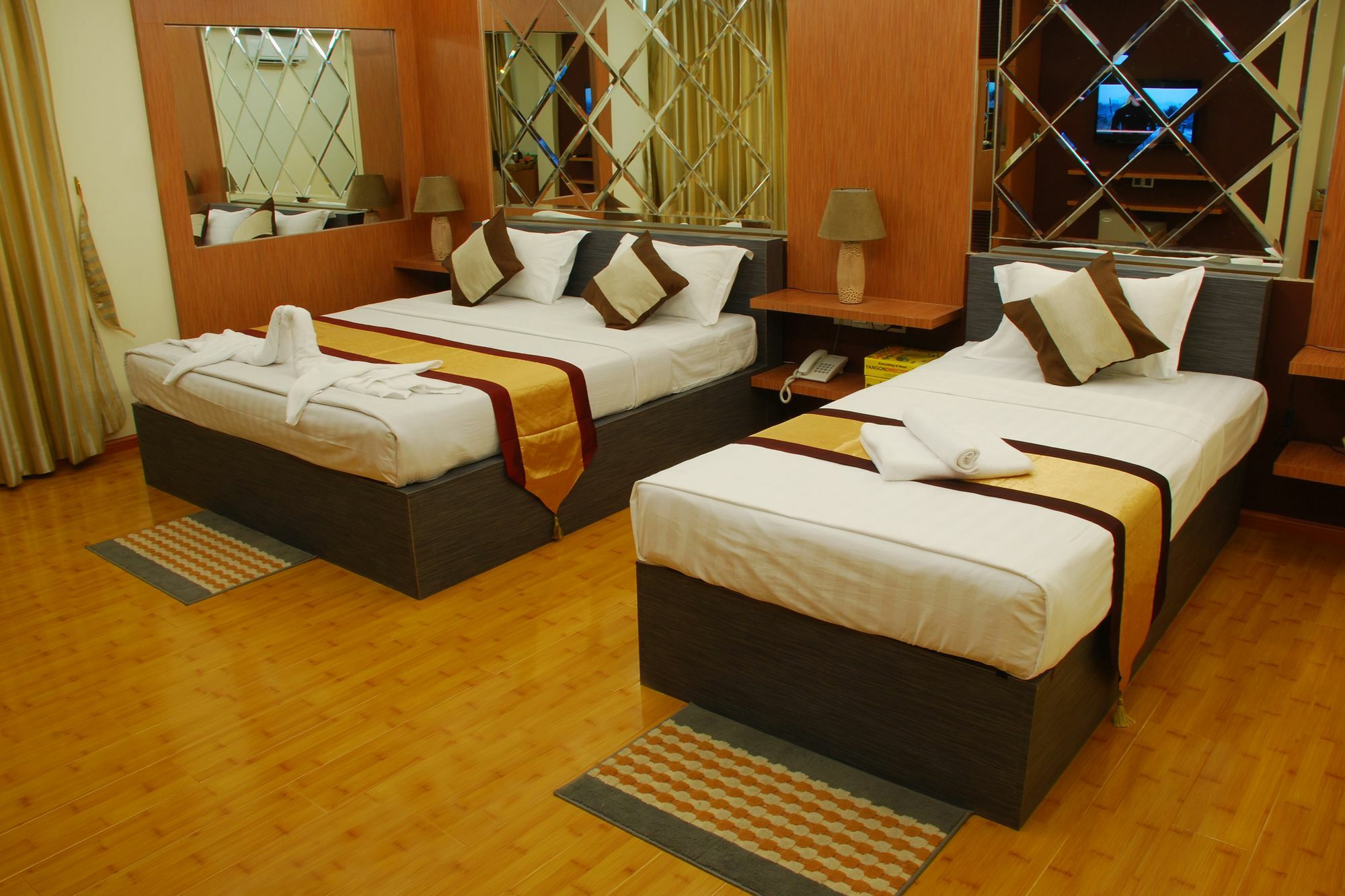 Hotel 72 Yangon Ngoại thất bức ảnh