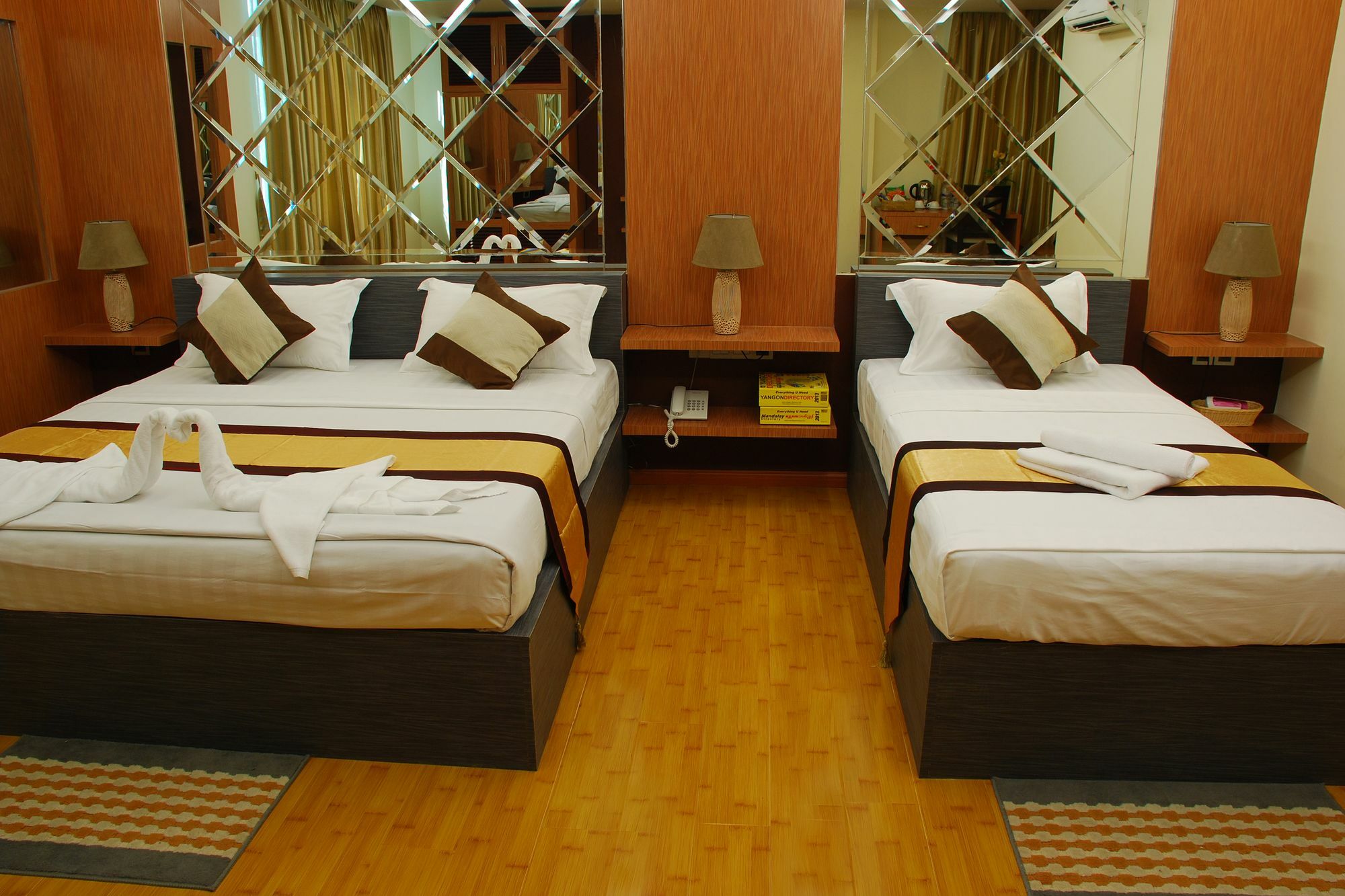 Hotel 72 Yangon Ngoại thất bức ảnh